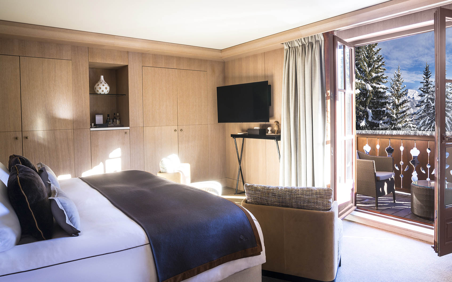 Hotel Le Cheval Blanc, Courchevel 1850 - Firefly Collection