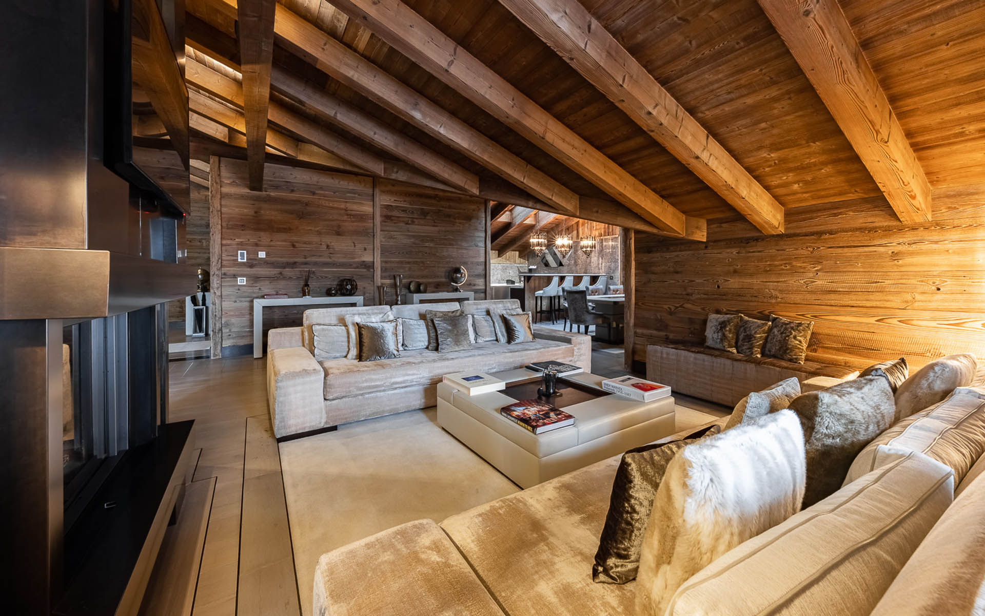 Ultima 32 Royal Residence, Gstaad -Firefly Collection