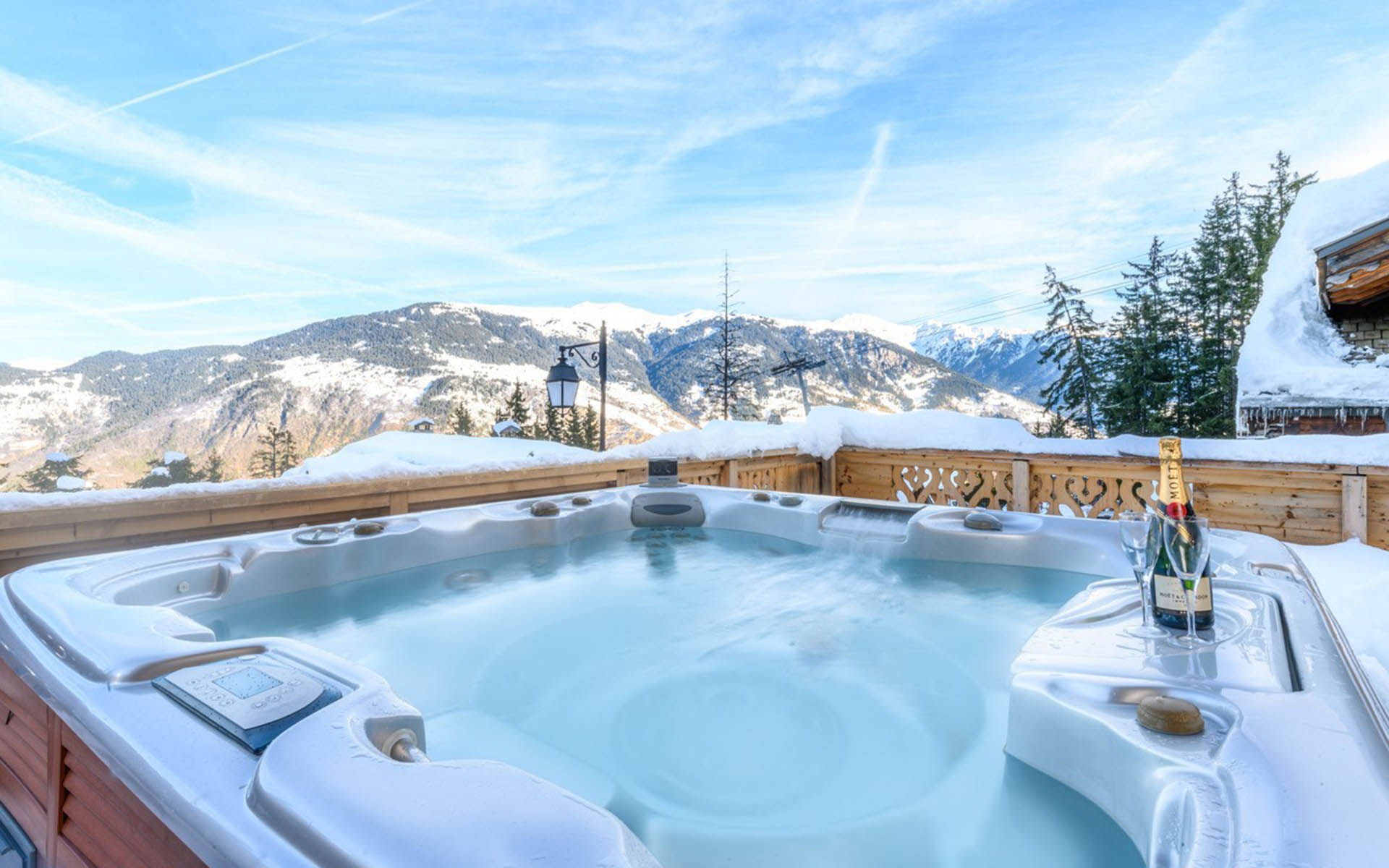 Luxury Ski Chalets with a Hot Tub