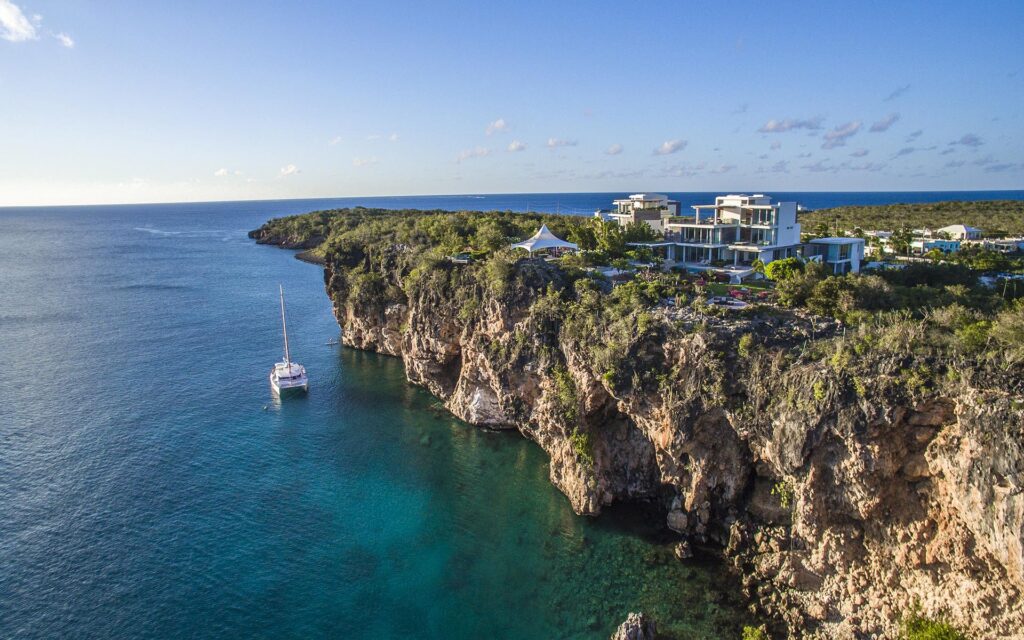 Private Villas on Top of Beautiful Cliffs in the Caribbean