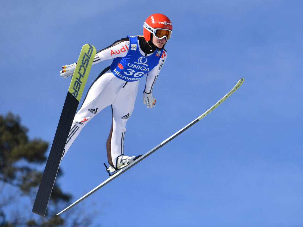 Ladies ski jump 1