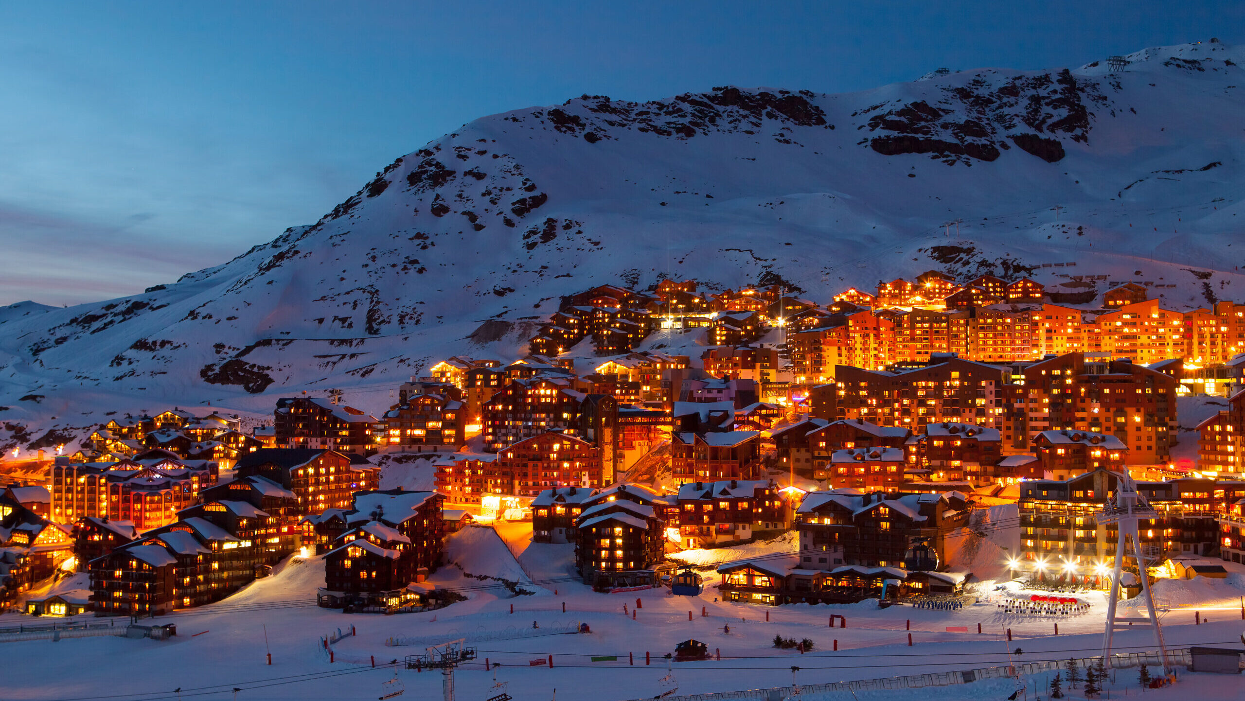 Val Thorens by night